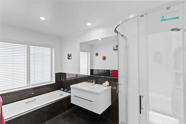 Photo of property in 7 Teviotview Place, Amberley, 7410