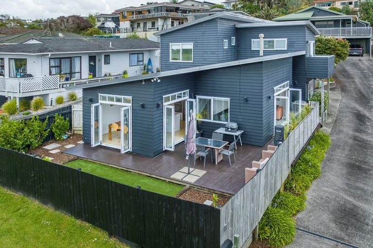 Photo of property in 11 William Bayes Place, Red Beach, 0932