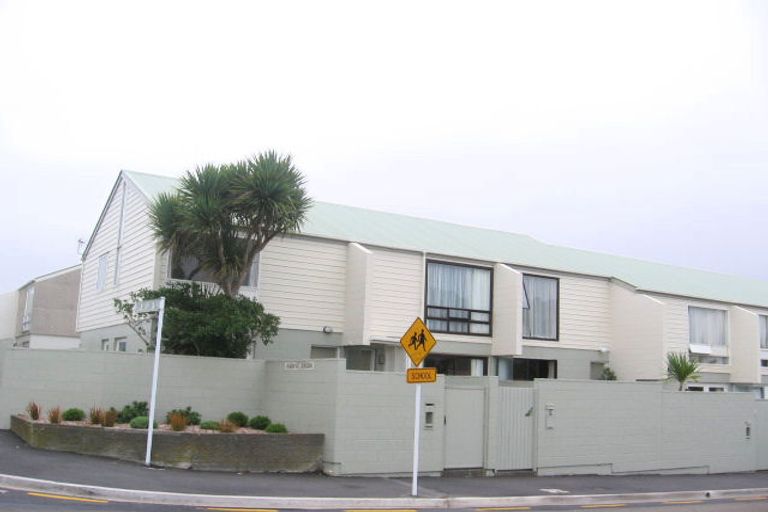 Photo of property in 7/33 Frankmoore Avenue, Johnsonville, Wellington, 6037