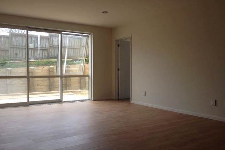 Photo of property in 2a Spencer Road, Pinehill, Auckland, 0632