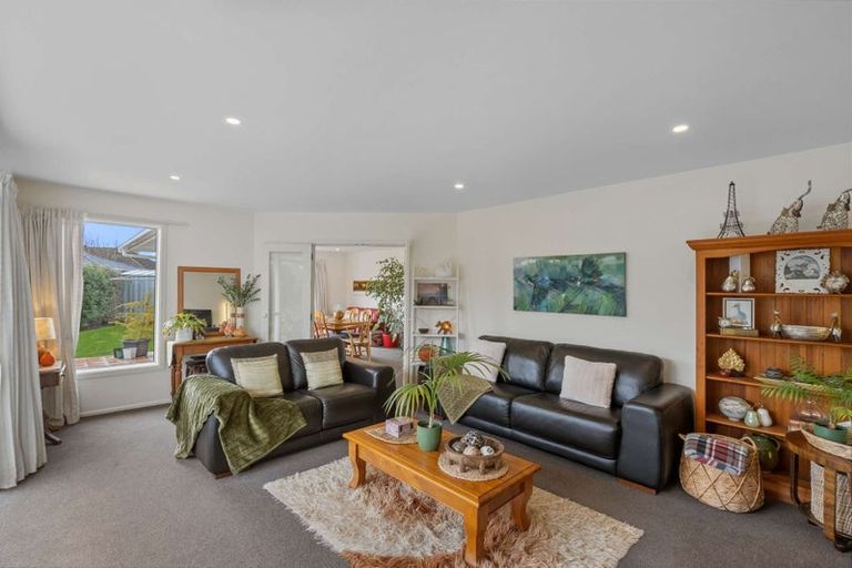 Photo of property in 73 Greendale Avenue, Avonhead, Christchurch, 8042