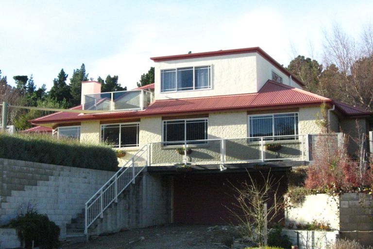 Photo of property in 6 Cedar Drive, Kelvin Heights, Queenstown, 9300