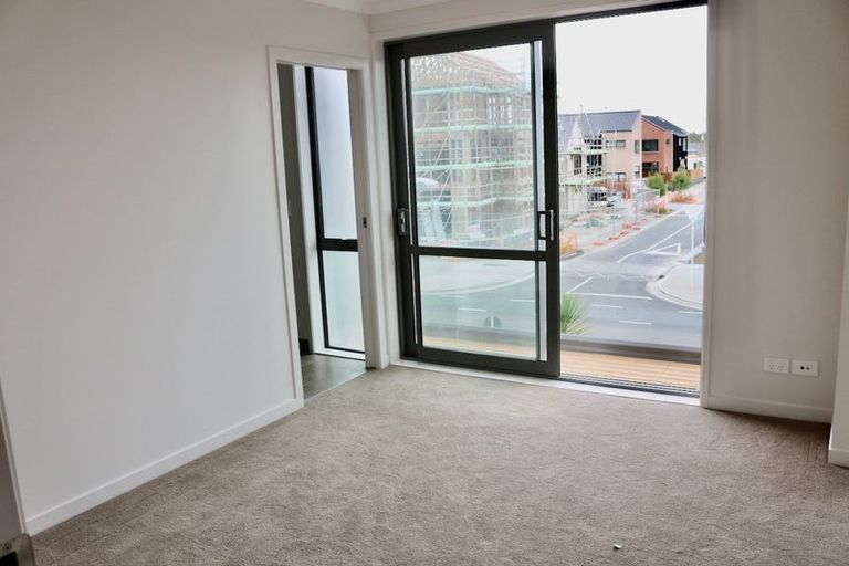 Photo of property in 94 Hobsonville Point Road, Hobsonville, Auckland, 0616