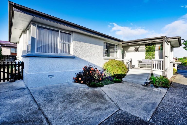 Photo of property in 5 Pine Crescent, Hargest, Invercargill, 9810
