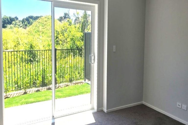 Photo of property in 38 Koreke Close, Kenepuru, Porirua, 5022