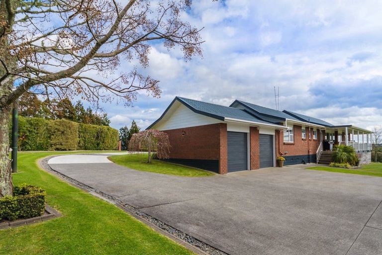 Photo of property in 140 Kaipara Road, Papakura, 2582
