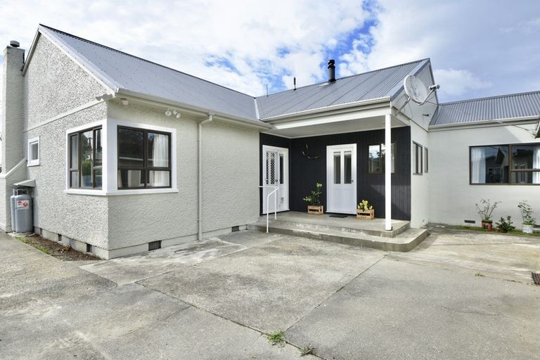 Photo of property in 4 Mckenzie Terrace, Carterton, 5713