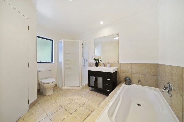 Photo of property in 3/6a Botany Road, Howick, Auckland, 2010