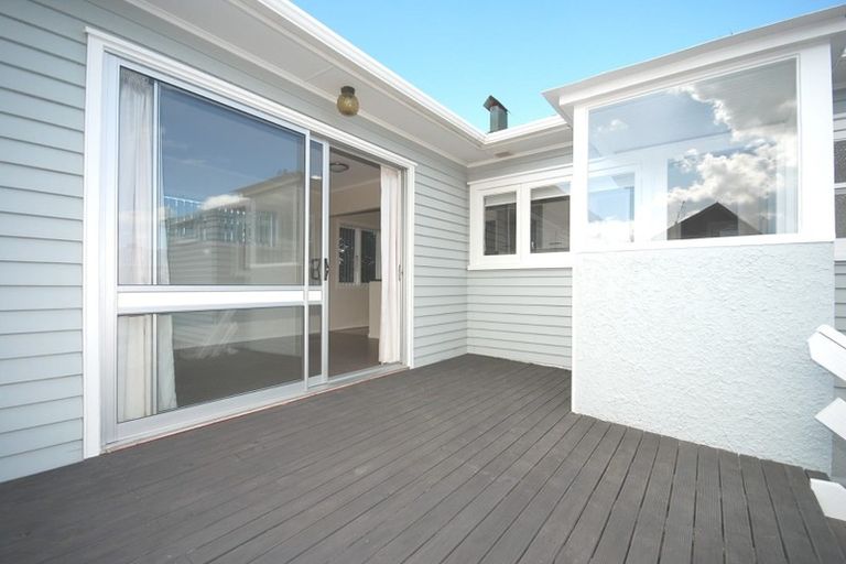 Photo of property in 1/46 College Road, Northcote, Auckland, 0627