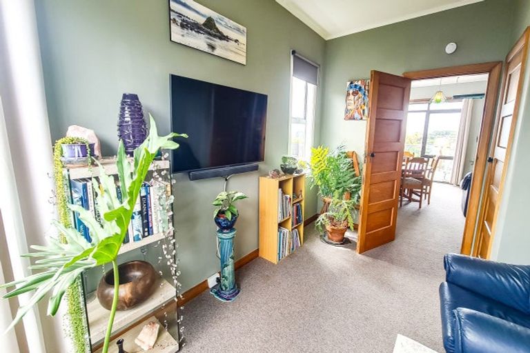 Photo of property in 23 Osborne Street, Riverton/aparima, Riverton, 9822