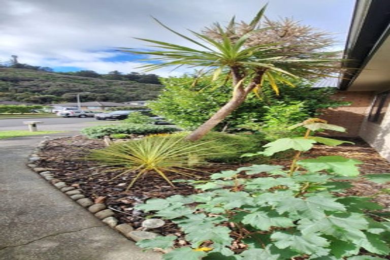 Photo of property in 22 Aragon Grove, Kingsley Heights, Upper Hutt, 5018