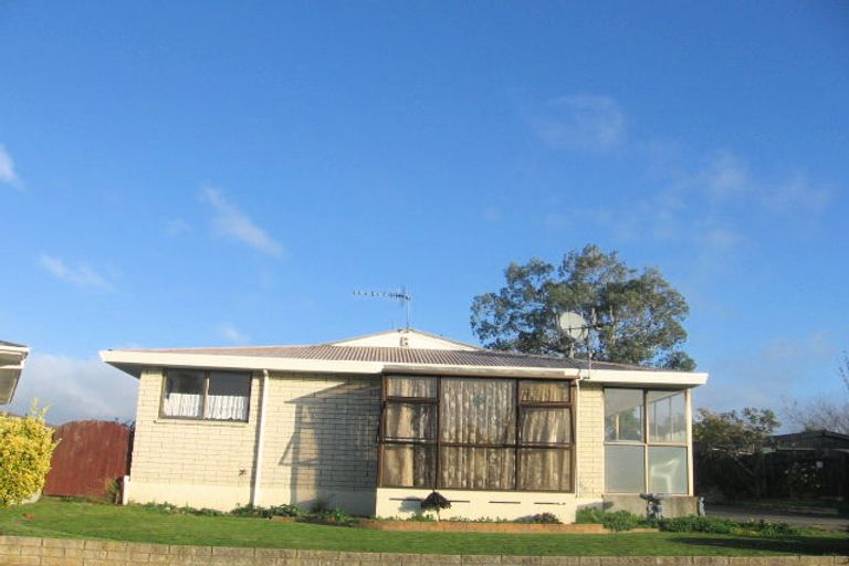 Photo of property in 37 Robinson Crescent, Westbrook, Palmerston North, 4412