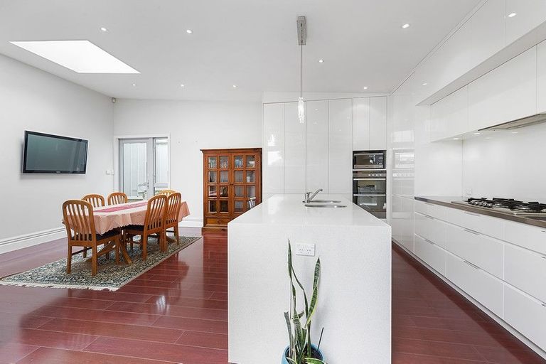 Photo of property in 100 Ellice Street, Mount Victoria, Wellington, 6011