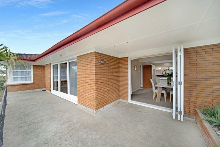 Photo of property in 15 Harford Place, Pakuranga Heights, Auckland, 2010