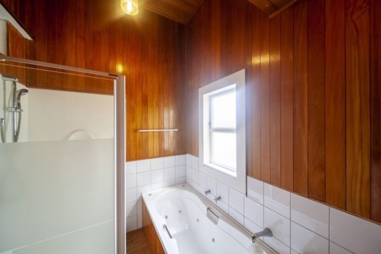 Photo of property in 85 Wellesley Road, Napier South, Napier, 4110