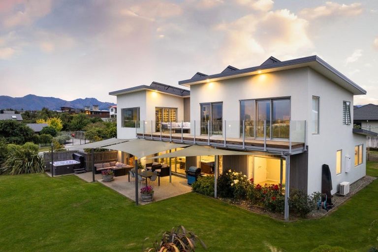 Photo of property in 28 Minaret Ridge, Wanaka, 9305
