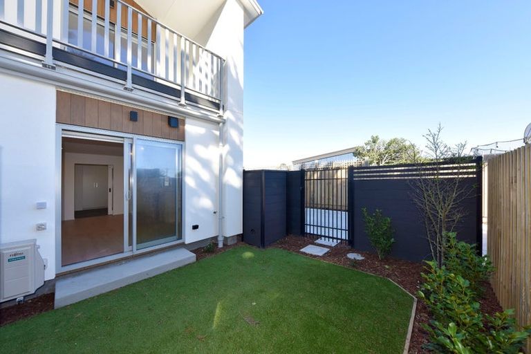 Photo of property in 2/62 Bowhill Road, New Brighton, Christchurch, 8083