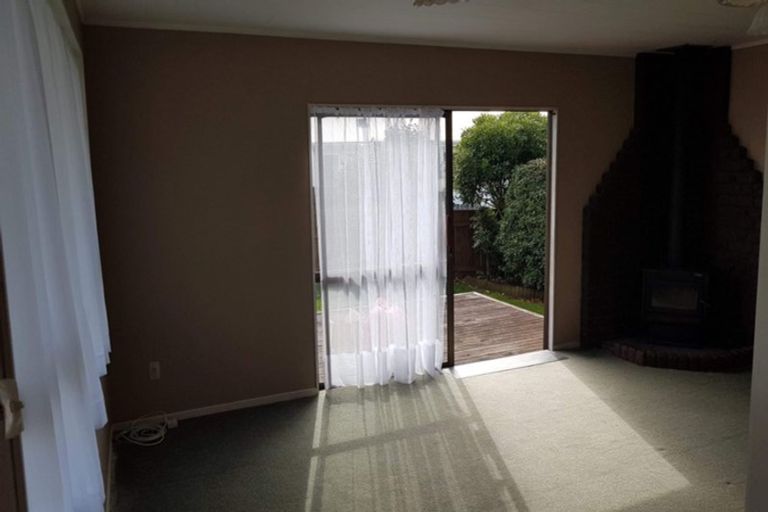 Photo of property in 34 Camellia Avenue, Bell Block, New Plymouth, 4312