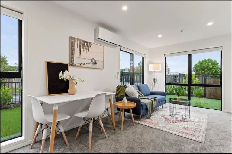 Photo of property in 10/172 Don Buck Road, Massey, Auckland, 0614