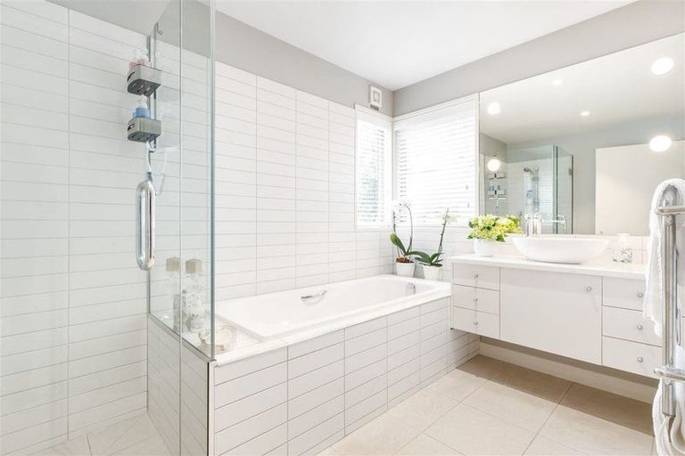 Photo of property in 8a Macmillan Avenue, Cashmere, Christchurch, 8022