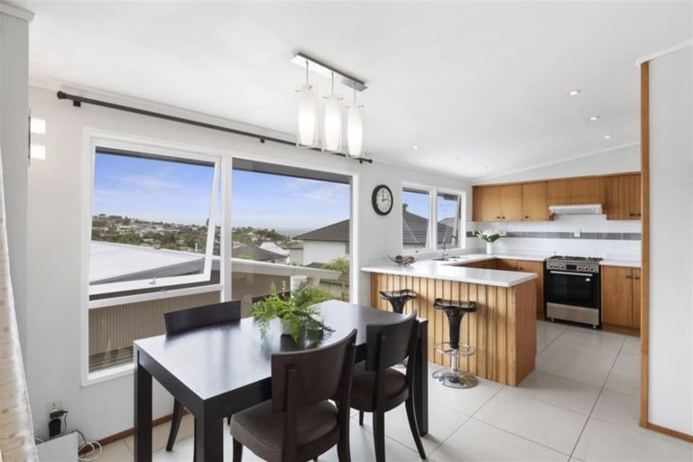 Photo of property in 1/51 East Coast Road, Milford, Auckland, 0620