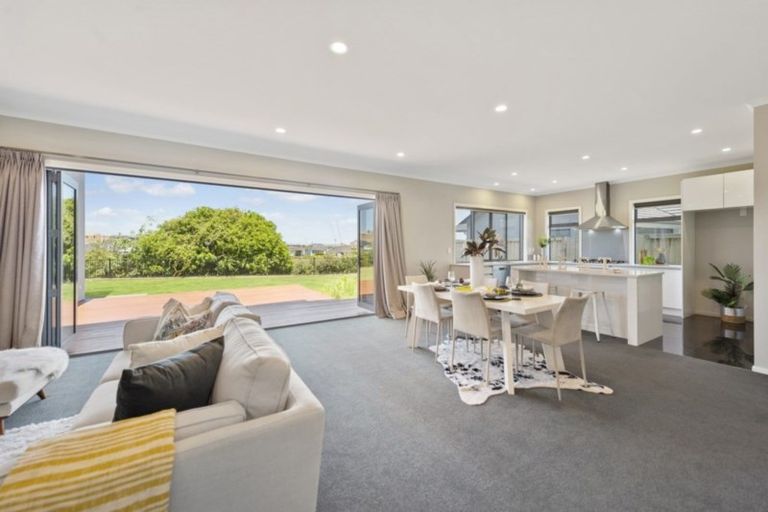 Photo of property in 35 Mataroa Crescent, Flagstaff, Hamilton, 3210