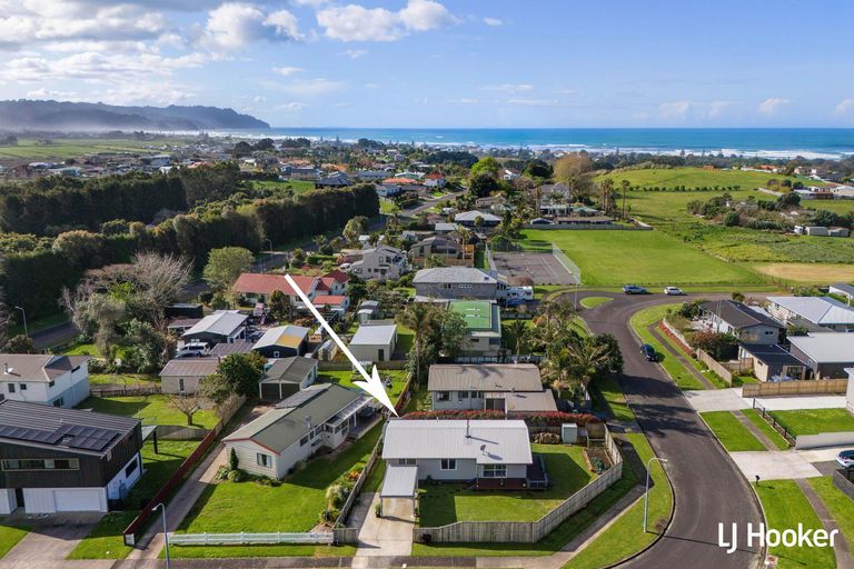 Photo of property in 5a Adela Stewart Drive West, Athenree, Waihi Beach, 3177