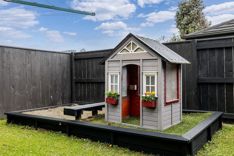 Photo of property in 7 Pegasus Place, Kelvin Grove, Palmerston North, 4414