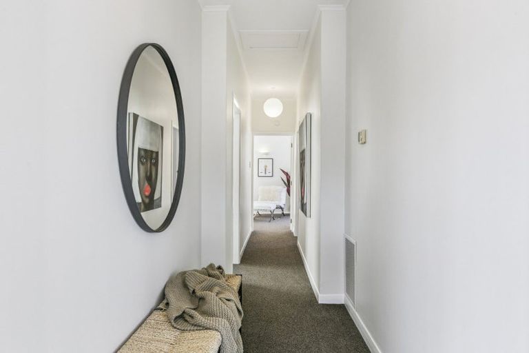 Photo of property in 49 Mckinley Crescent, Brooklyn, Wellington, 6021