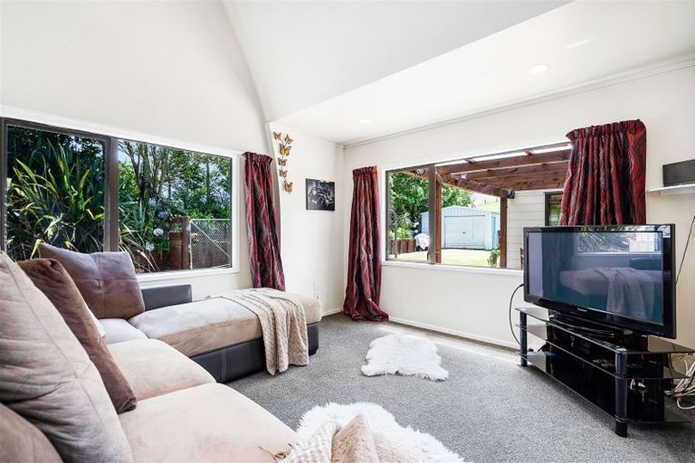 Photo of property in 307 Whananaki North Road, Opuawhanga, Hikurangi, 0181