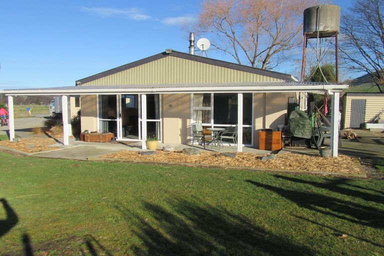 Photo of property in 76 Hakataramea Highway, Waimate, 7977