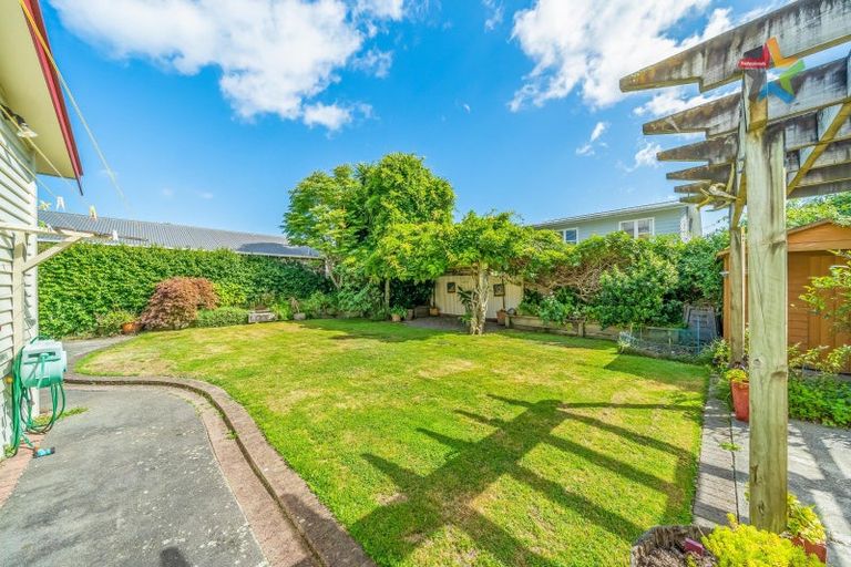 Photo of property in 19 Burnside Street, Waterloo, Lower Hutt, 5011