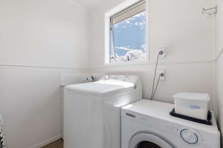 Photo of property in 44 Sunlands Drive, Manurewa, Auckland, 2102