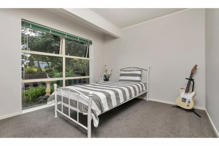 Photo of property in 12 Marlin Street, West Harbour, Auckland, 0618