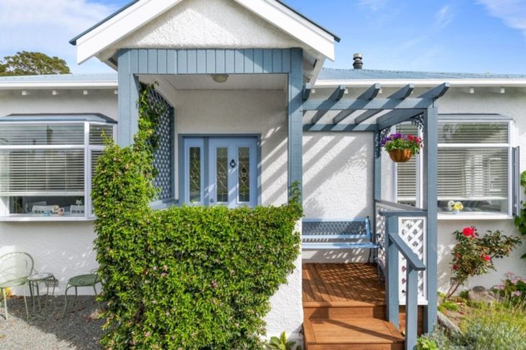 Photo of property in 19 Bay View Road, Raglan, 3225