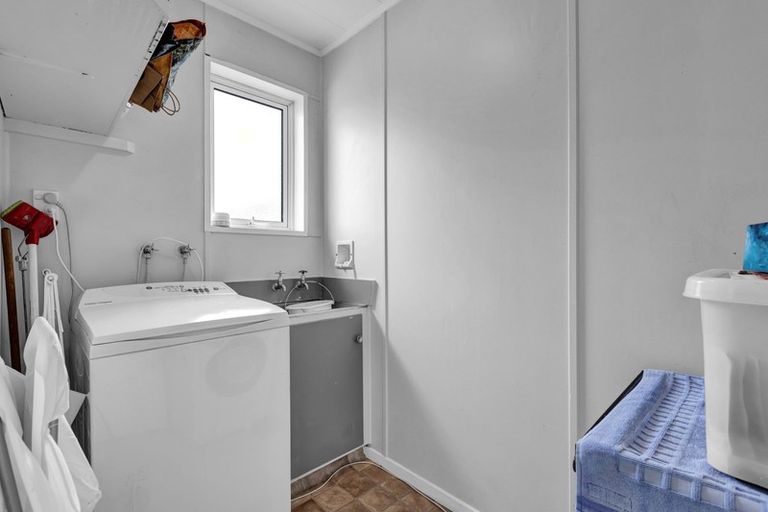 Photo of property in 8 Karaka Street, Inglewood, 4330