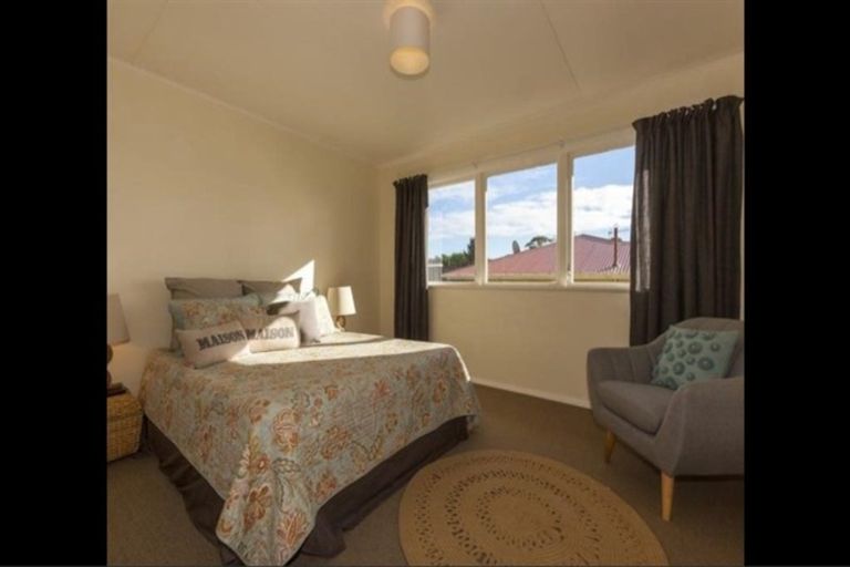 Photo of property in 48 Raumati Road, Raumati Beach, Paraparaumu, 5032