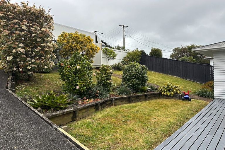 Photo of property in 42 Carlisle Road, Browns Bay, Auckland, 0630