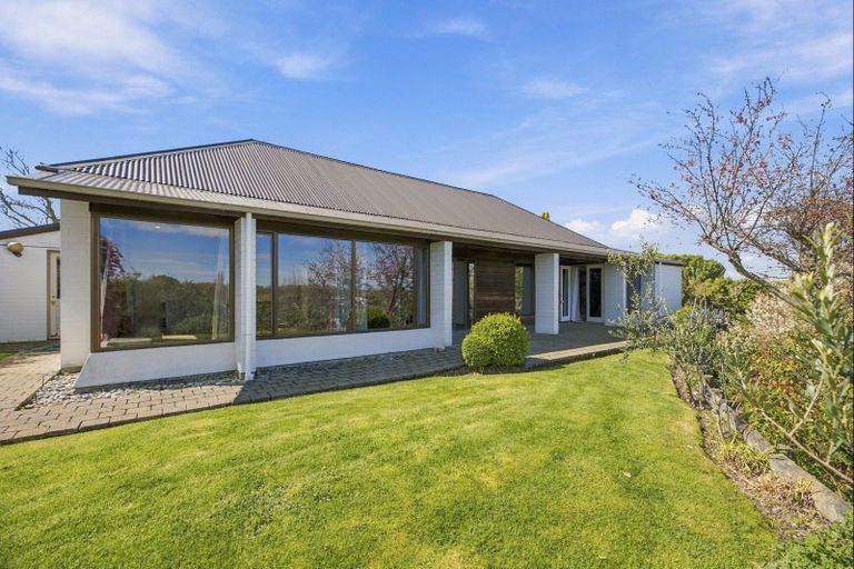 Photo of property in 11 Bankview Place, Amberley, 7410