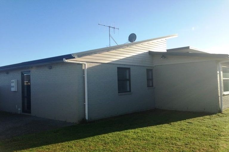 Photo of property in 63 Pyle Road West, One Tree Point, 0118