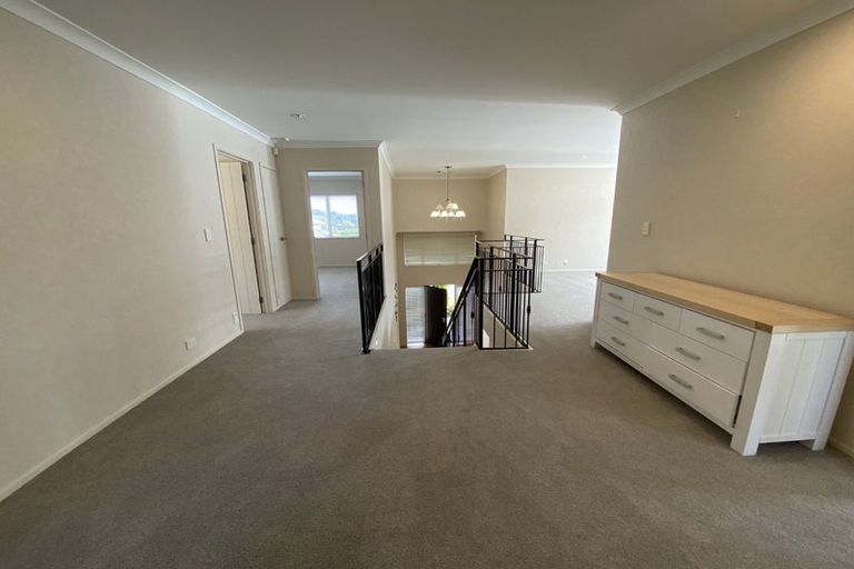 Photo of property in 4 Oak Bark Drive, Schnapper Rock, Auckland, 0632