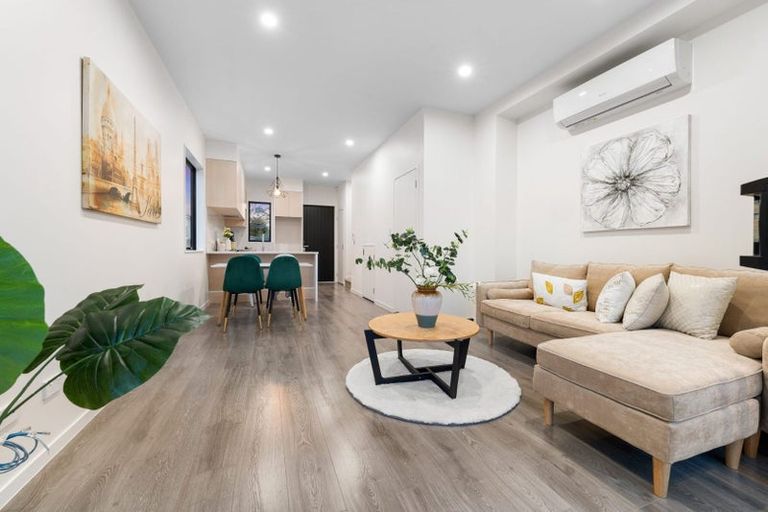 Photo of property in 4/12 Arney Road, Ranui, Auckland, 0612