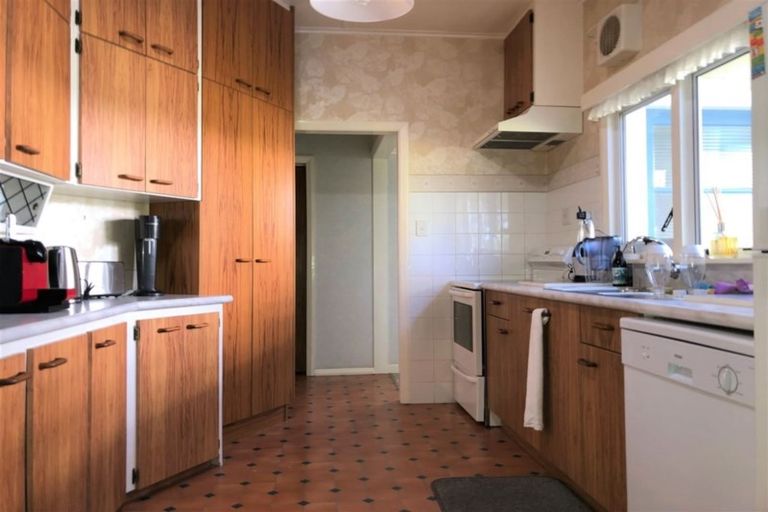 Photo of property in 17 Tulloch Street, Saint Johns Hill, Whanganui, 4500