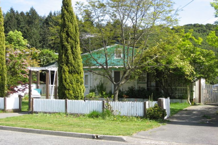 Photo of property in 46 Hampden Street, Picton, 7220