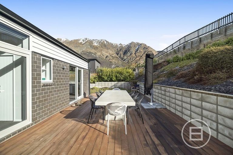Photo of property in 12 Morepork Way, Arthurs Point, Queenstown, 9371