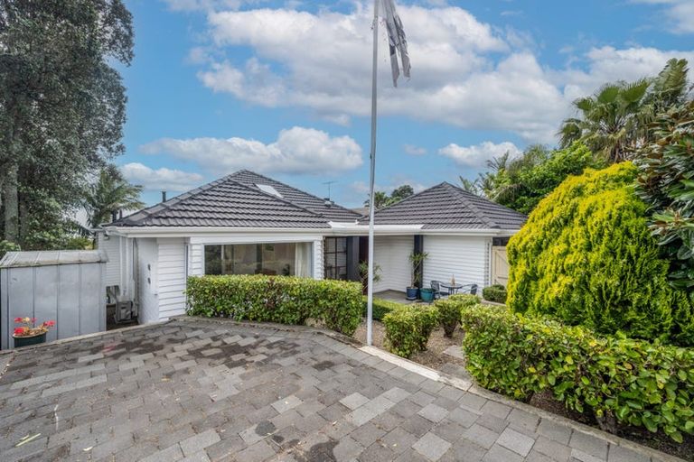 Photo of property in 33 Bleakhouse Road, Howick, Auckland, 2014