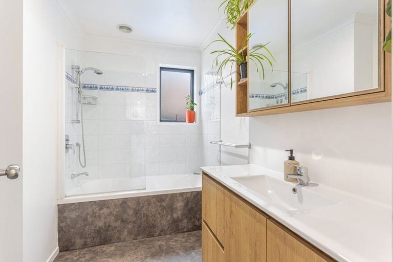 Photo of property in 24 Donald Place, Stillwater, Silverdale, 0993