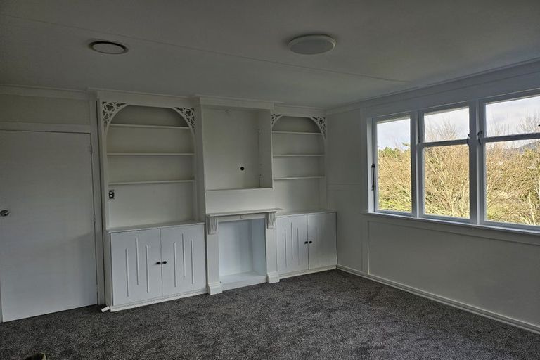 Photo of property in 21 Gloucester Street, Cannons Creek, Porirua, 5024