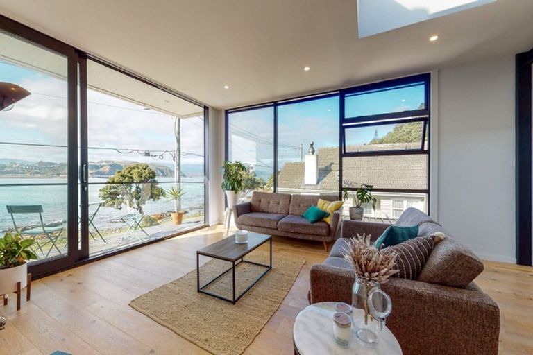 Photo of property in 306b Queens Drive, Lyall Bay, Wellington, 6022