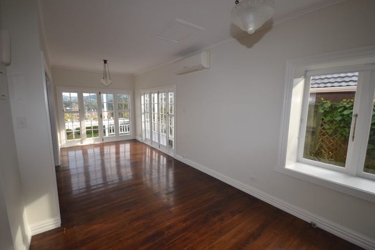 Photo of property in 43 Trelissick Crescent, Ngaio, Wellington, 6035